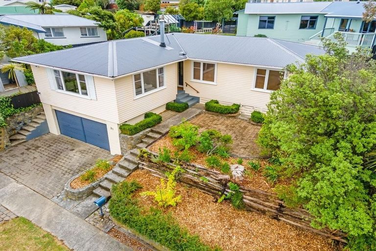 Photo of property in 21 Cherry Blossom Grove, Maungaraki, Lower Hutt, 5010