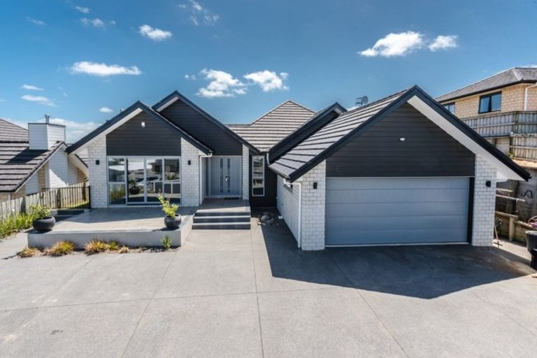 Photo of property in 11 Castleton Way, Flagstaff, Hamilton, 3210