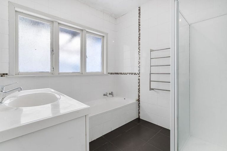 Photo of property in 42 Willis Road, Papakura, 2110