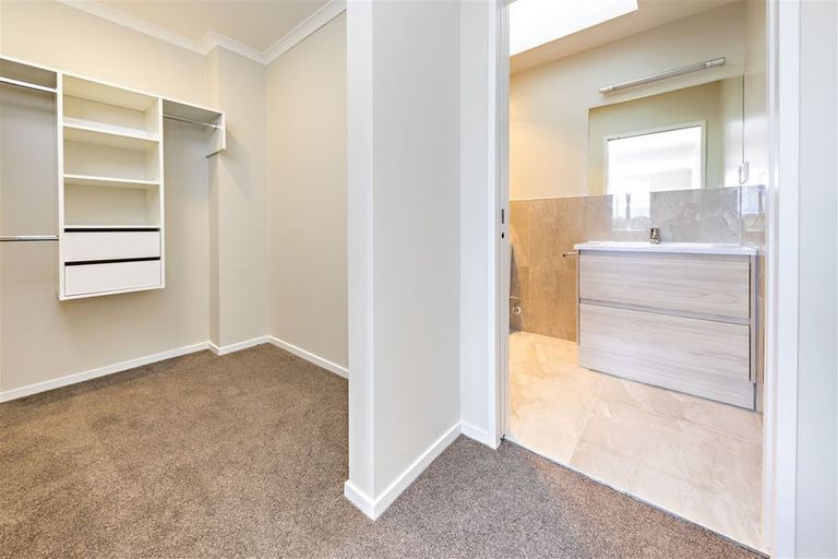 Photo of property in 25 Warbler Crescent, Papakura, 2110