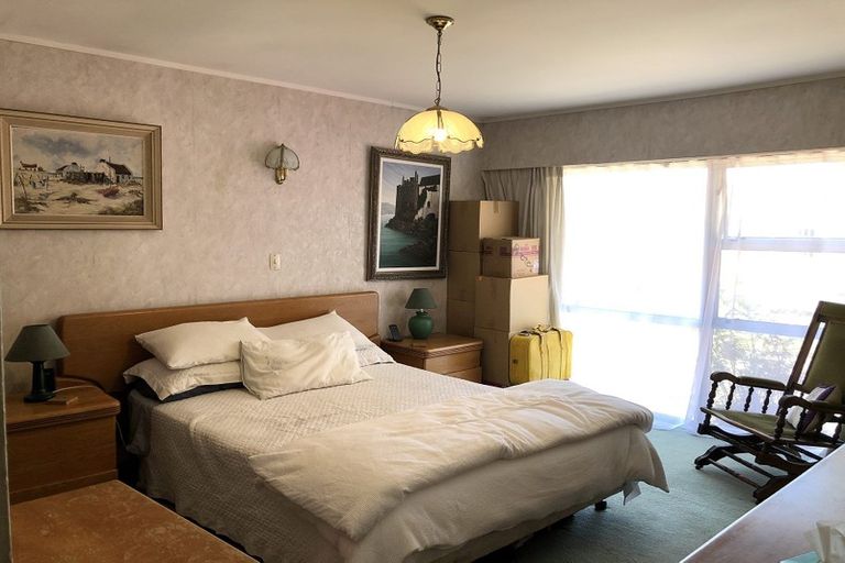 Photo of property in 19 Cascades Road, Pakuranga Heights, Auckland, 2010