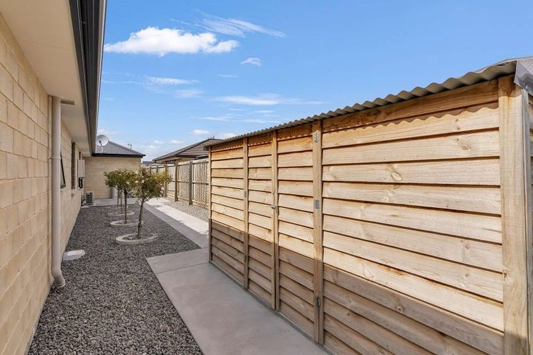 Photo of property in 117 Shillingford Boulevard, Rolleston, 7615