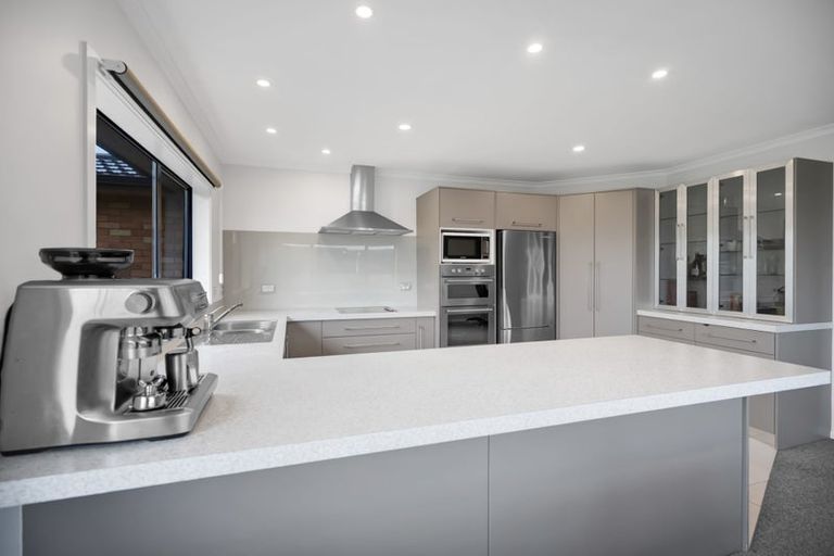 Photo of property in 37 Dillon Drive, Bell Block, New Plymouth, 4312