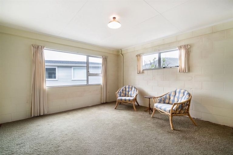 Photo of property in 2/4 Seaview Road, Milford, Auckland, 0620