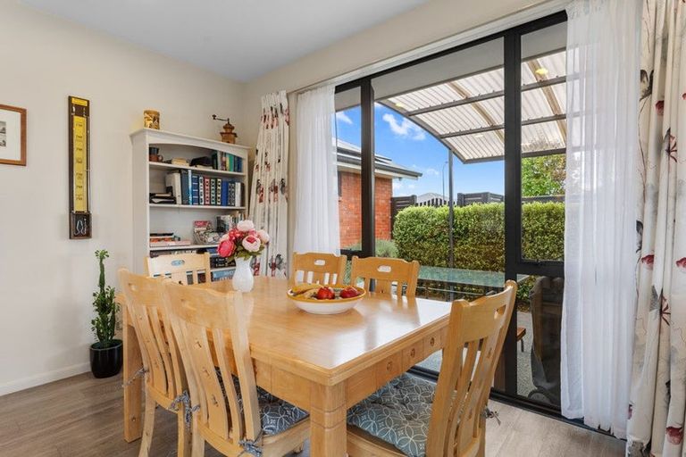 Photo of property in 16 Chestnut Place, Rangiora, 7400