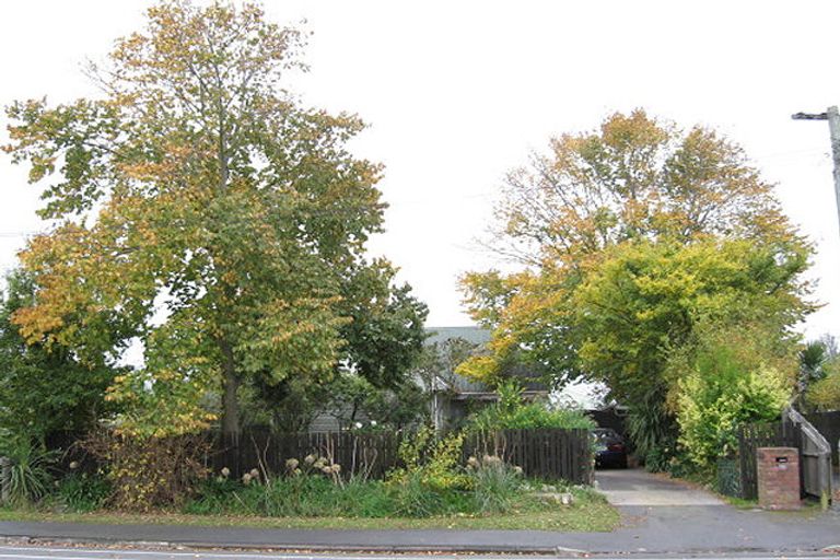 Photo of property in 62 Northcote Road, Northcote, Christchurch, 8052