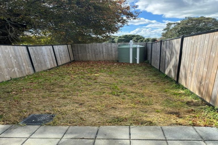 Photo of property in 13 Eileen Newey Place, Henderson, Auckland, 0612
