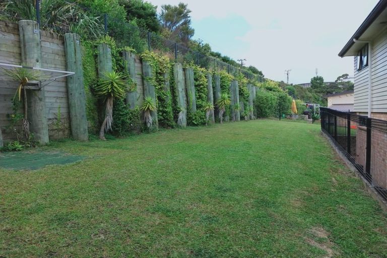 Photo of property in 5 Waldorf Crescent, Orewa, 0931