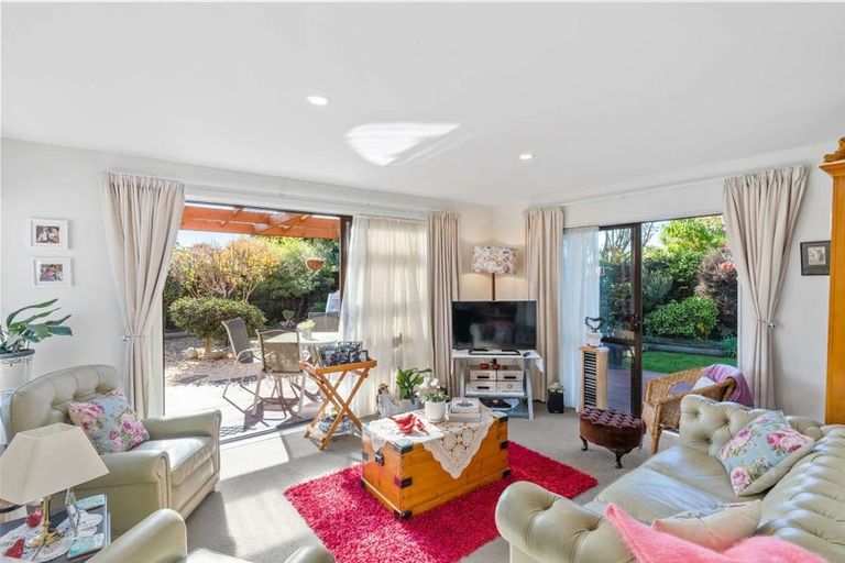 Photo of property in 7b Thistledown Place, Woolston, Christchurch, 8062