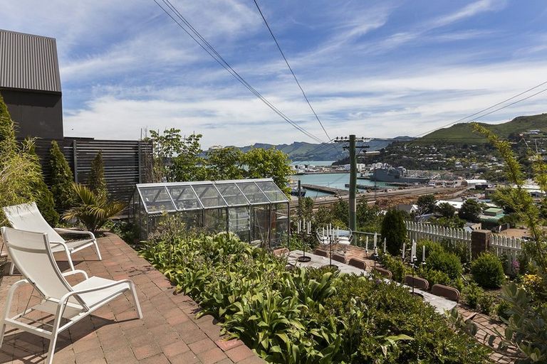 Photo of property in 18 Saint Davids Street, Lyttelton, 8082