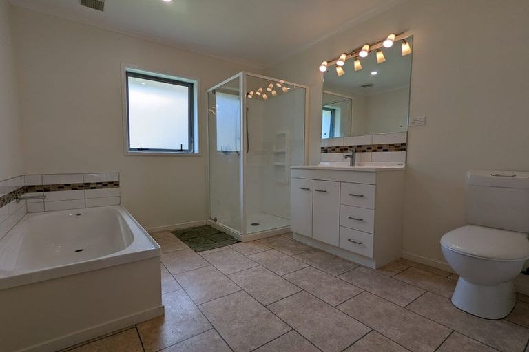 Photo of property in 67 Riverstone Drive, Riverstone Terraces, Upper Hutt, 5018