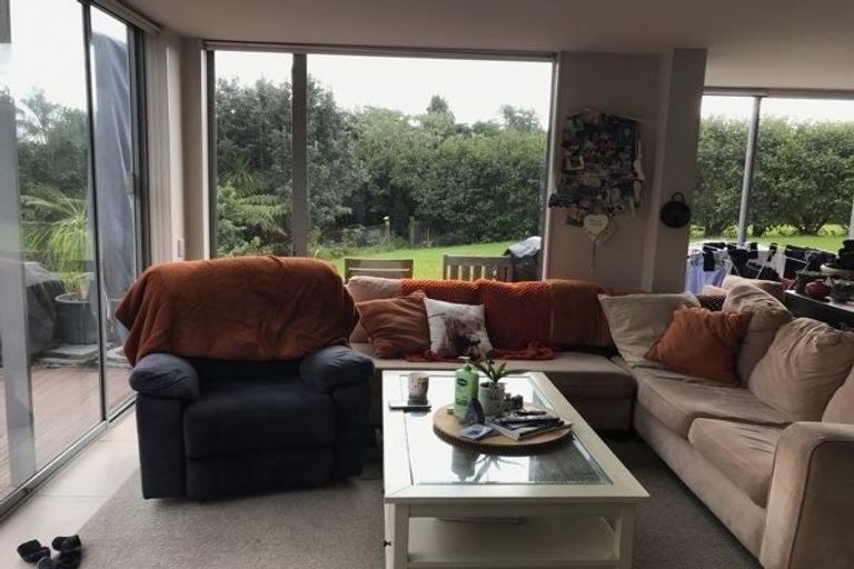 Photo of property in 137 Wade River Road, Wade Heads, Whangaparaoa, 0932