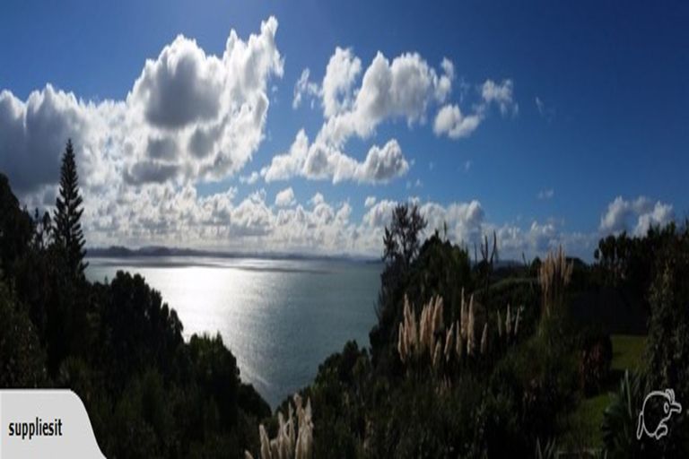 Photo of property in 1444 Whangaparaoa Road, Army Bay, Whangaparaoa, 0930