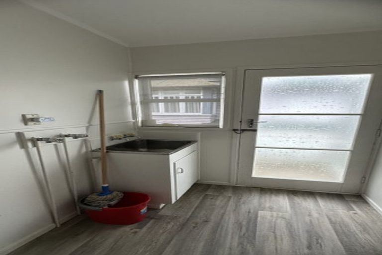 Photo of property in 2/10 Marsden Avenue, Mount Eden, Auckland, 1024