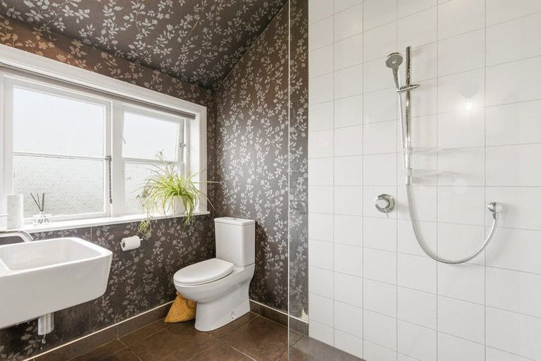 Photo of property in 21 Hindmarsh Street, Johnsonville, Wellington, 6037