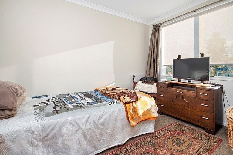 Photo of property in 11 Logan Place, Waiuku, 2123