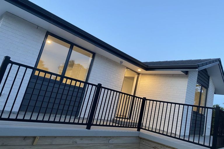 Photo of property in 26a Eskdale Road, Birkdale, Auckland, 0626