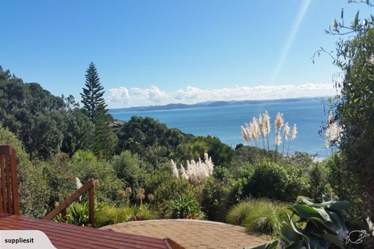 Photo of property in 1444 Whangaparaoa Road, Army Bay, Whangaparaoa, 0930