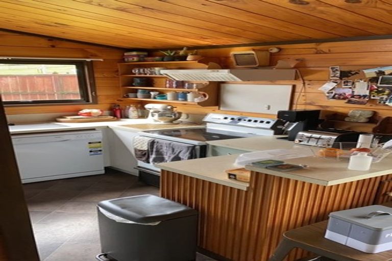 Photo of property in 48 Victory Street, Welcome Bay, Tauranga, 3112