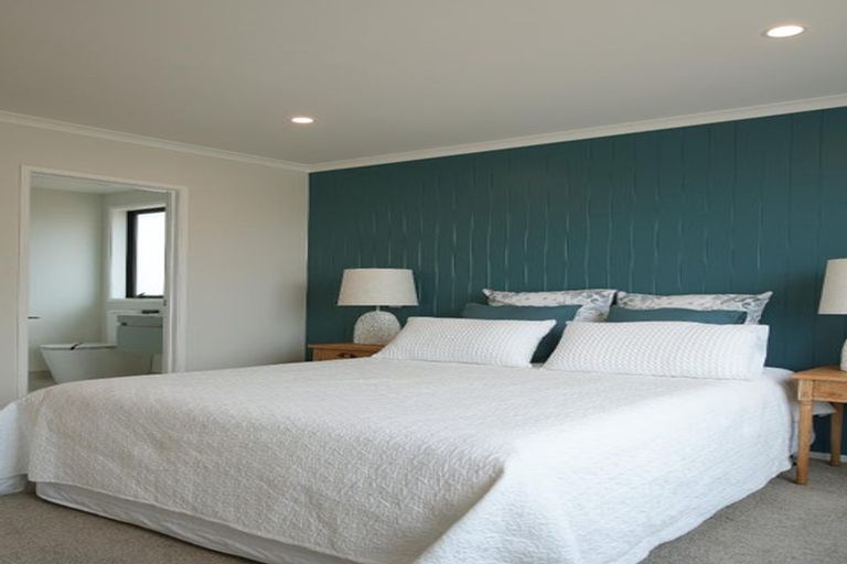 Photo of property in 47 Metoriti Crescent, Karaka, 2124