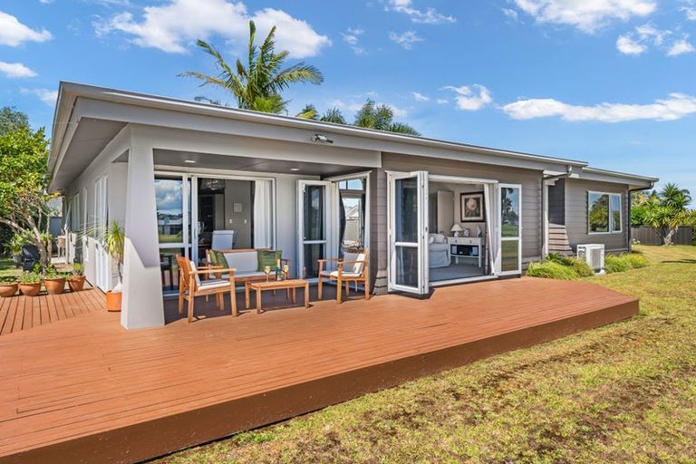 Photo of property in 22 Mamaku Drive, One Tree Point, 0118