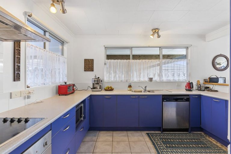 Photo of property in 34 Centreway Road, Orewa, 0931