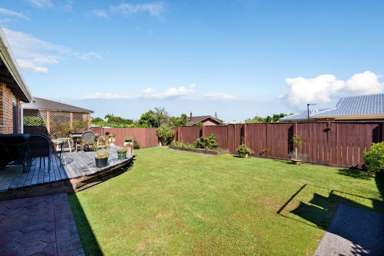 Photo of property in 4 Chablis Place, Henderson, Auckland, 0612