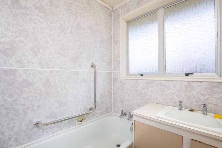 Photo of property in 2 Erica Place, Bell Block, New Plymouth, 4312