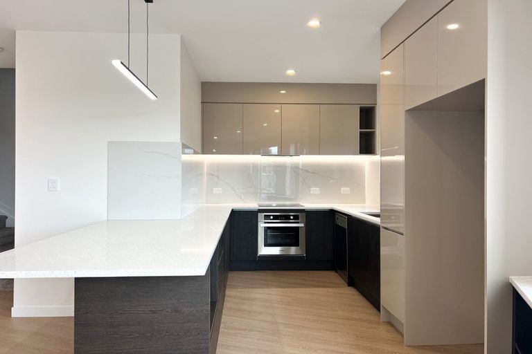 Photo of property in 100 Trafalgar Street, Waterloo, Lower Hutt, 5011