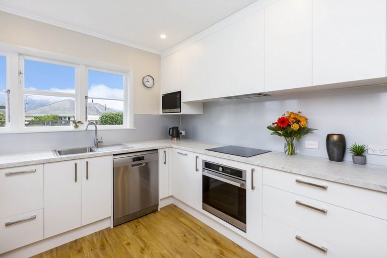 Photo of property in 21 Redwood Street, Elderslea, Upper Hutt, 5018