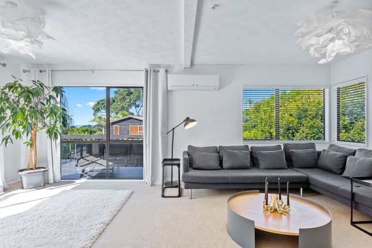 Photo of property in 2/93 Churchill Road, Murrays Bay, Auckland, 0630