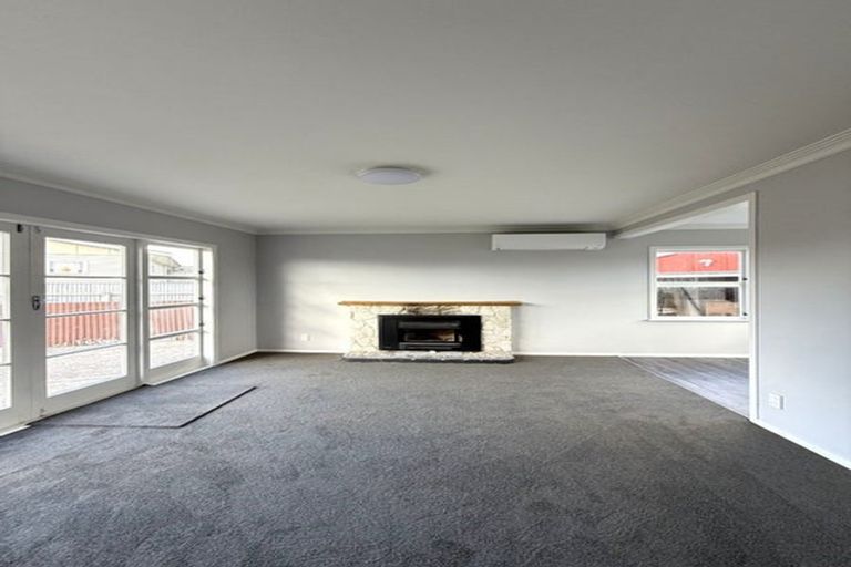 Photo of property in 10 Ross Street, Levin, 5510