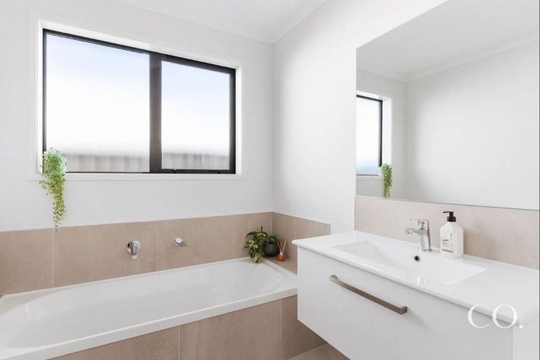 Photo of property in 22 Pioneer Crescent, Omokoroa, 3114