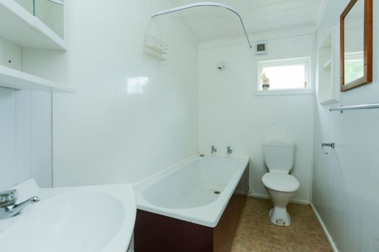 Photo of property in 23 Carruthers Street, Otane, 4202