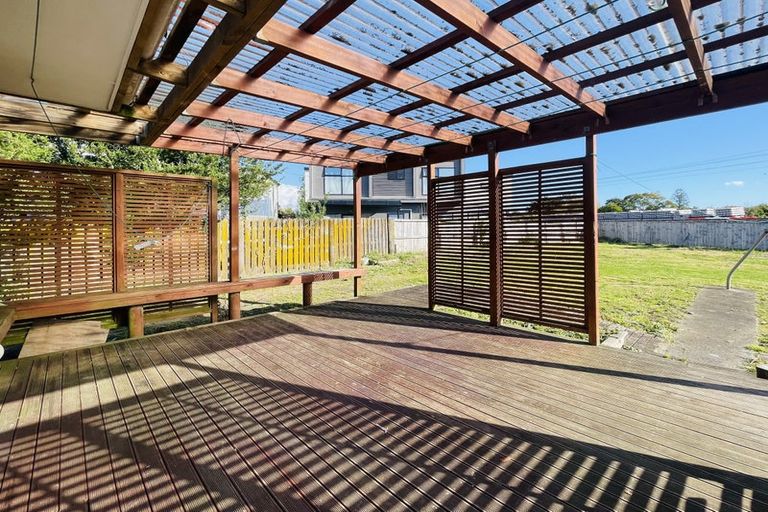 Photo of property in 8 Ross Avenue, Papatoetoe, Auckland, 2025