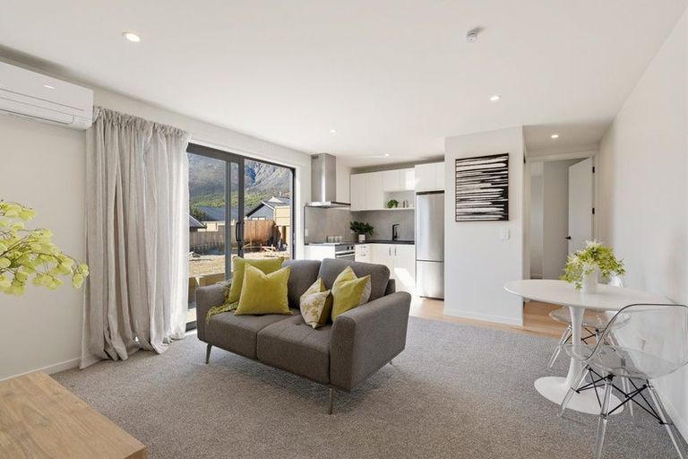 Photo of property in 104 Spur Ridge Rise, Jacks Point, 9371