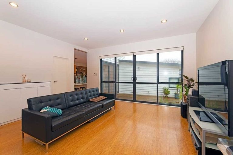 Photo of property in 8a Elcoat Avenue, Henderson, Auckland, 0612