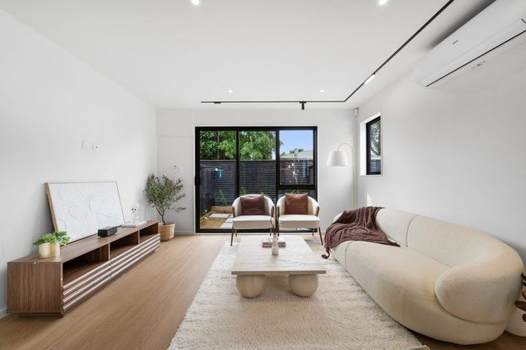 Photo of property in 25 Swan Crescent, Pakuranga, Auckland, 2010