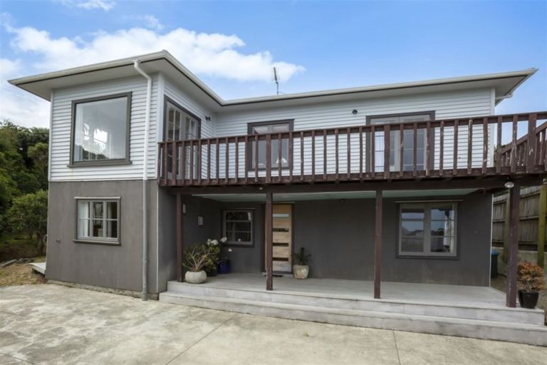 Photo of property in 21 Kiriwai Road, Paremata, Porirua, 5024