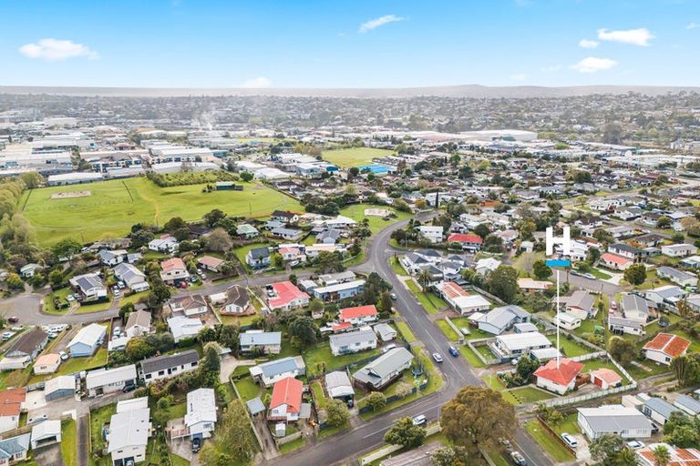 Photo of property in 40 Hindmarsh Street, Henderson, Auckland, 0612