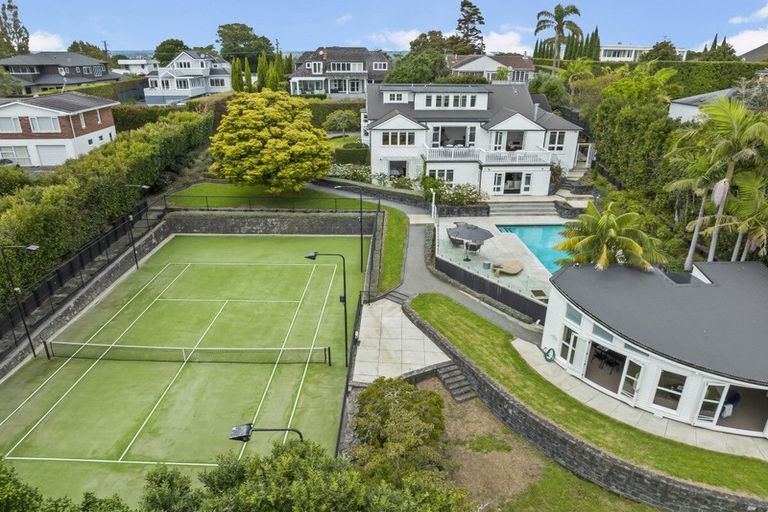 Photo of property in 253 St Heliers Road, Saint Heliers, Auckland, 1071