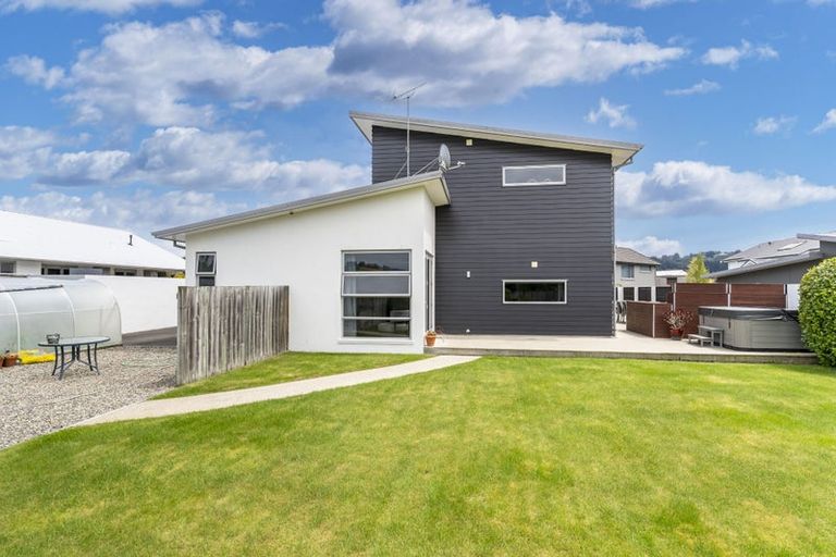 Photo of property in 48 Holyport Close, Fairfield, Dunedin, 9018