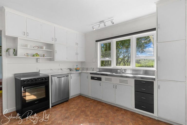 Photo of property in 69 Marohemo Road, Maungaturoto, 0583