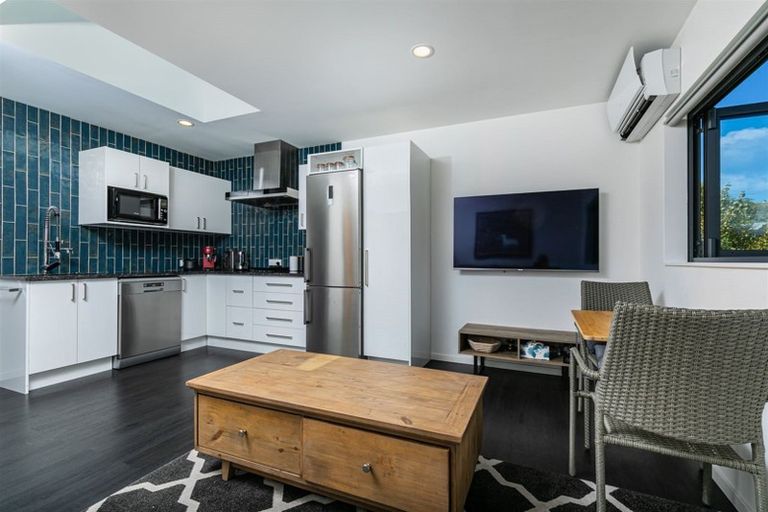 Photo of property in 22 View Ridge Drive, Ranui, Auckland, 0612