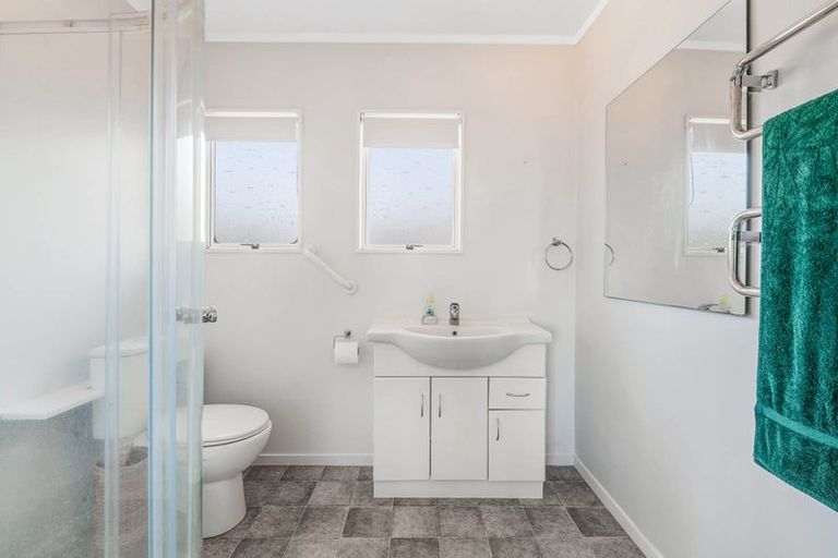 Photo of property in 1 Hinemoa Place, Snells Beach, 0920