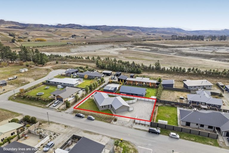 Photo of property in 37 Missy Crescent, Mount Pisa, Cromwell, 9383