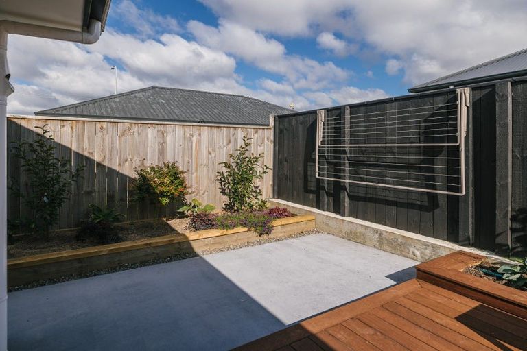 Photo of property in 27 Daniel Place, Kelvin Grove, Palmerston North, 4414