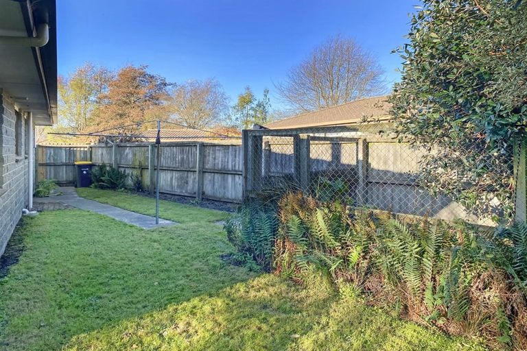 Photo of property in 1/9 Arcon Drive, Broomfield, Christchurch, 8042