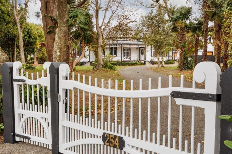 Photo of property in 254 Lockwood Road, Kairanga, Palmerston North, 4475