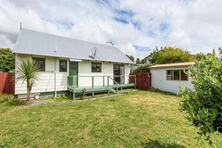 Photo of property in 77 Arawhata Road, Paraparaumu, 5032